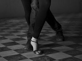 Pasos de una pareja de baile